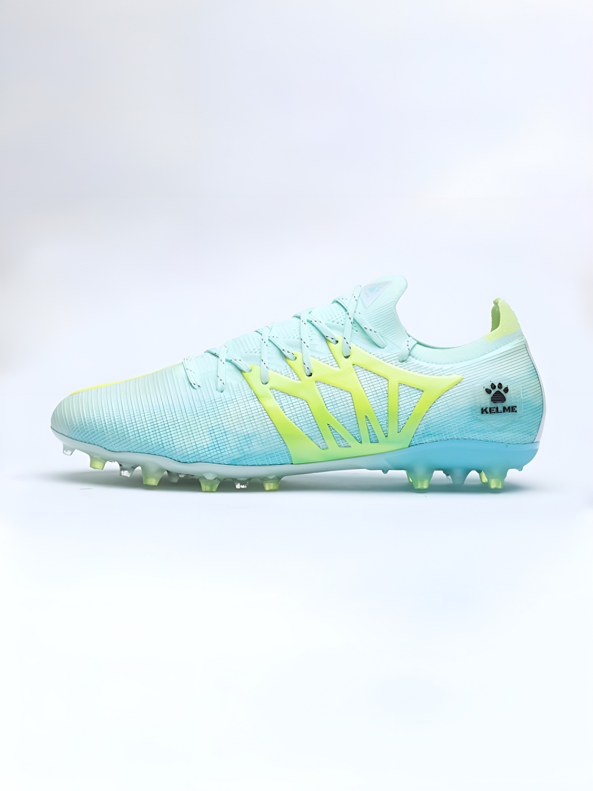 Детские бутсы KELME Children's Football Shoes (MG) Light Blue