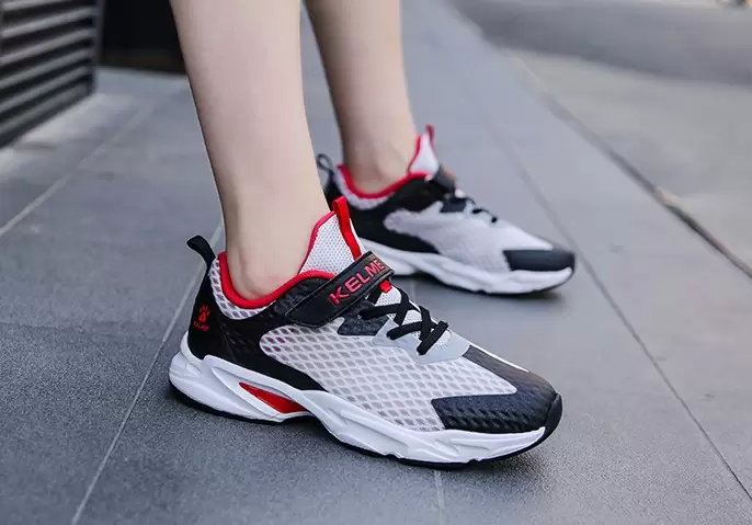 Детские кроссовки KELME Children's Casual Shoes (White/Black)