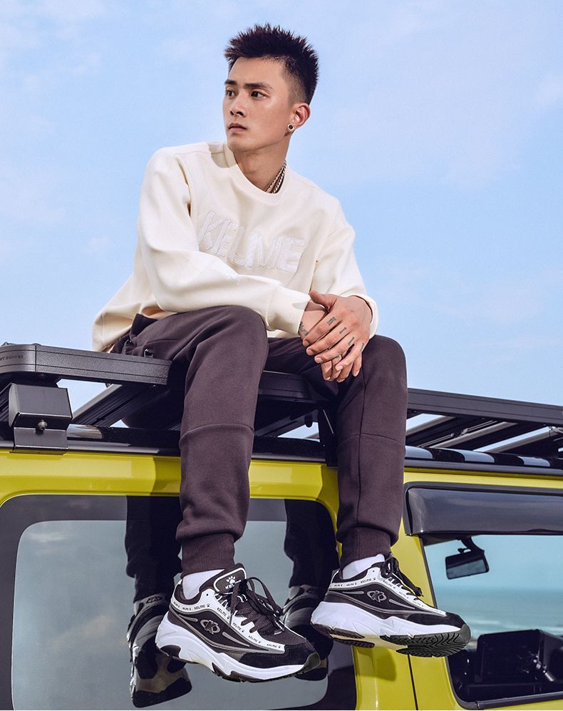 Кроссовки KELME Men's Casual Shoes (White/Black)