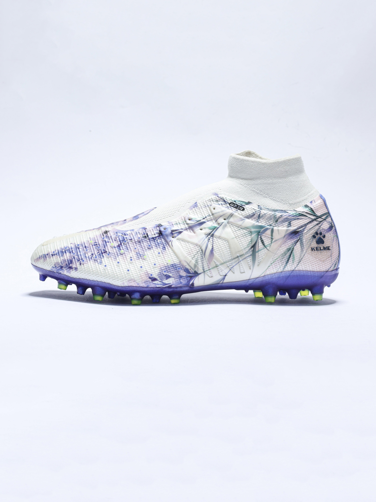 Бутсы KELME Men's Soccer Shoes (MG) (White/Violet)