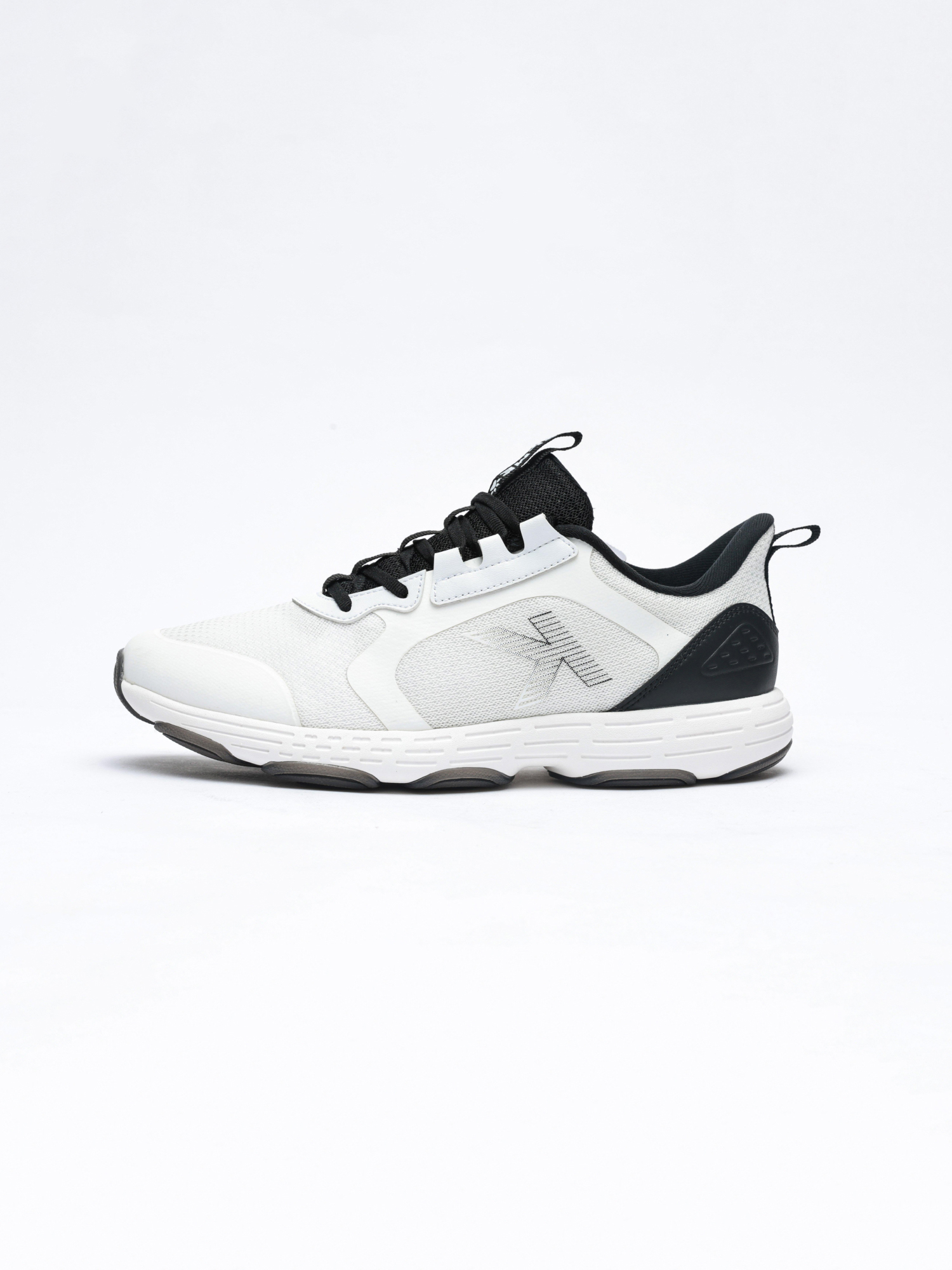Кроссовки KELME Men's Sports Shoes (White/Black)