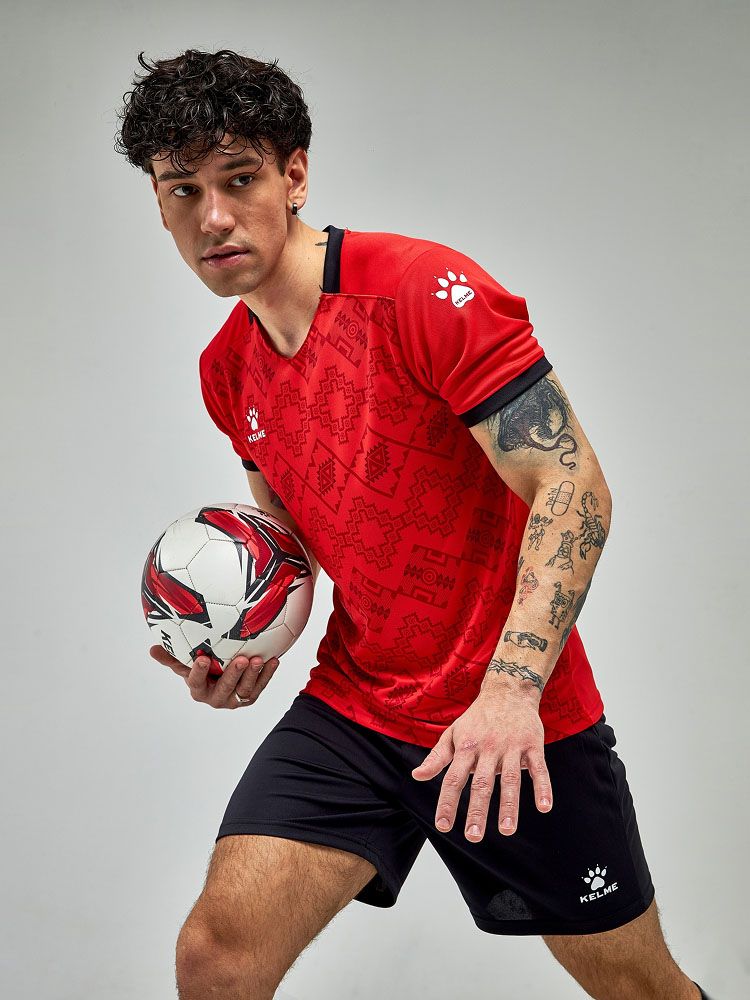 Футбольная форма KELME Short-Sleeved Football Suit (Red/Black)