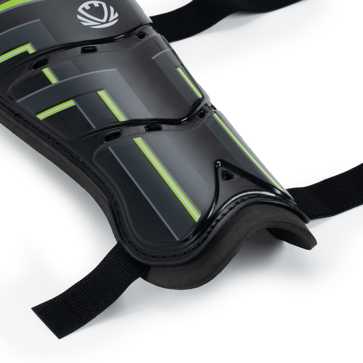 Щитки футбольные TORRES Training , FS2306S, р. S, без голеностопа, две заст. на лип, черно-салатовый