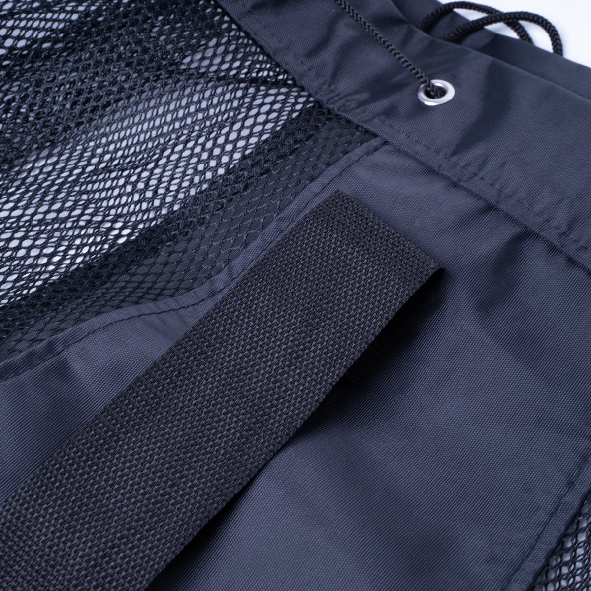 Сумка-баул для мячей TORRES, SS11069,на 15 футб.мяч,на шнурке с фиксатором, на 15 мячей, черная