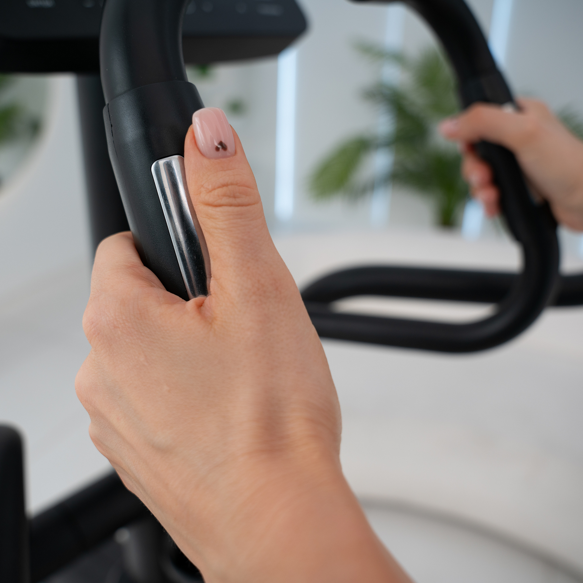 Эллиптический тренажер домашний OXYGEN FITNESS PHANTOM M LCD