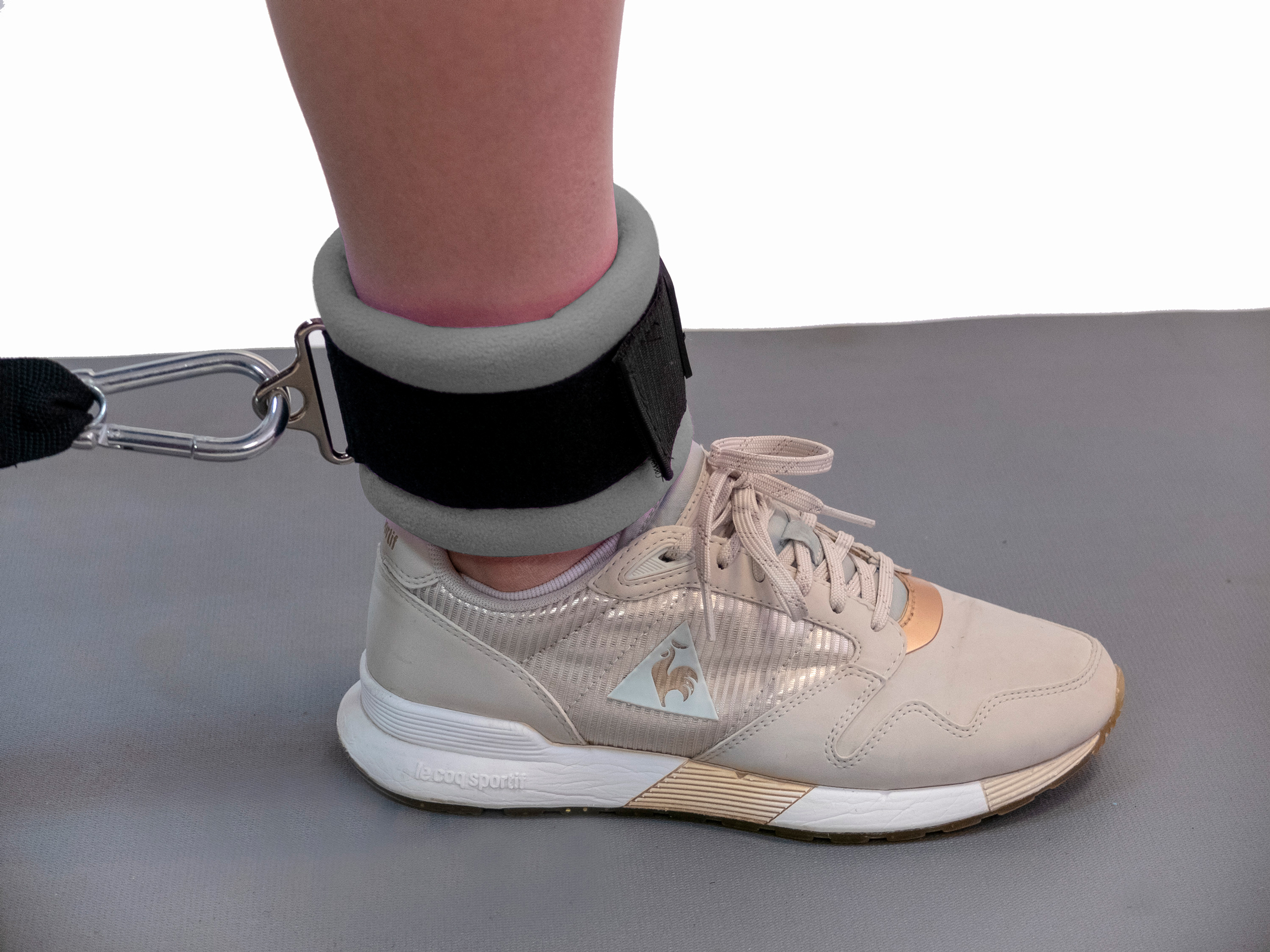 Ремень для тренировки мышц бедра и ягодиц регулируемый серый (F0-кольцо)