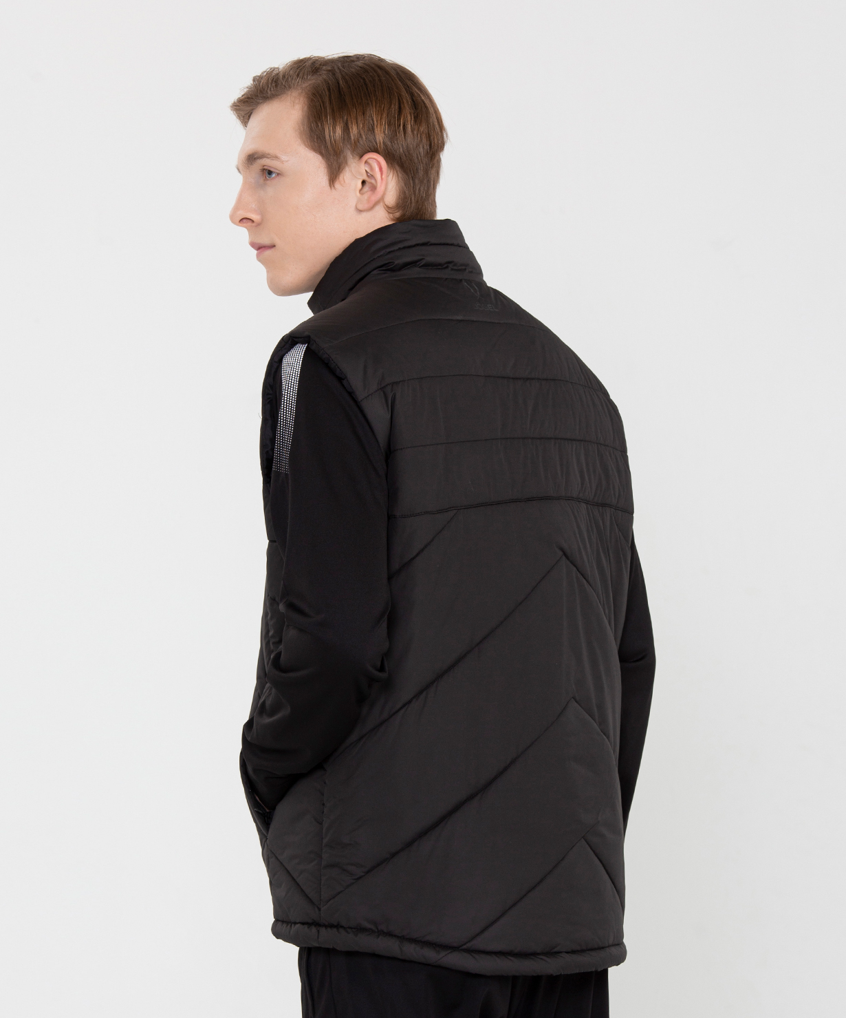 Жилет утепленный ESSENTIAL Padded Vest, черный, размер L