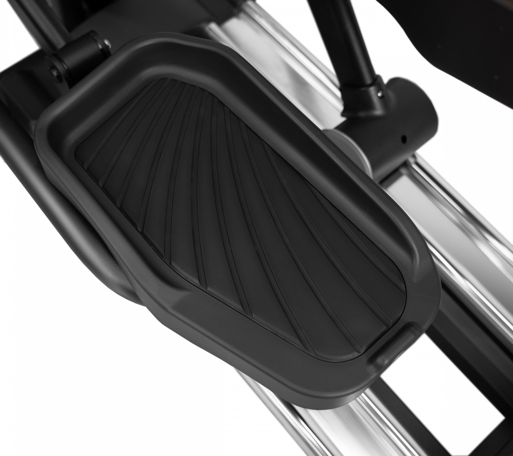 Эллиптический тренажер с автонаклоном BRONZE GYM X700M