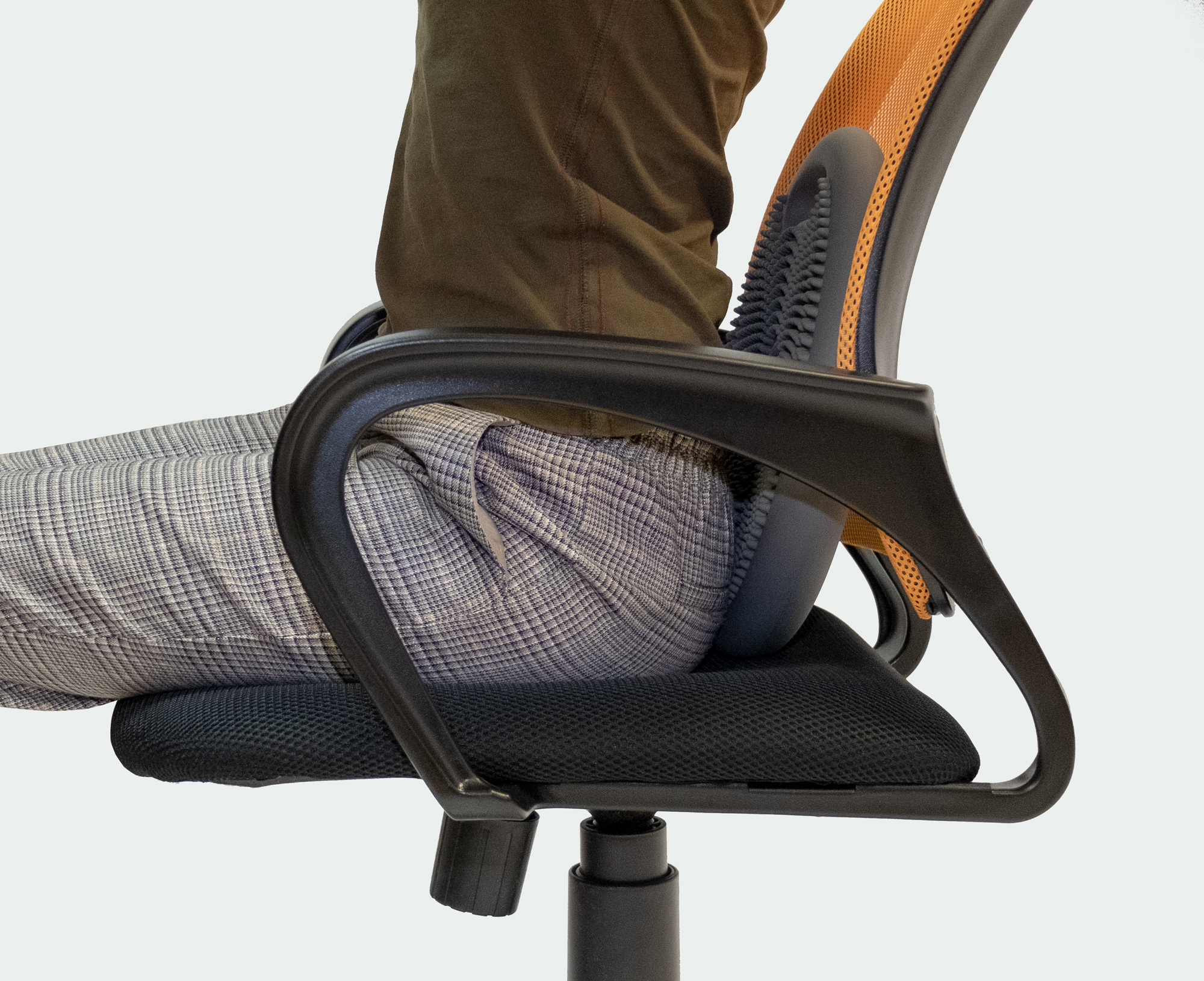 Массажно-балансировочная подушка с ручкой красная в комплекте с насосом