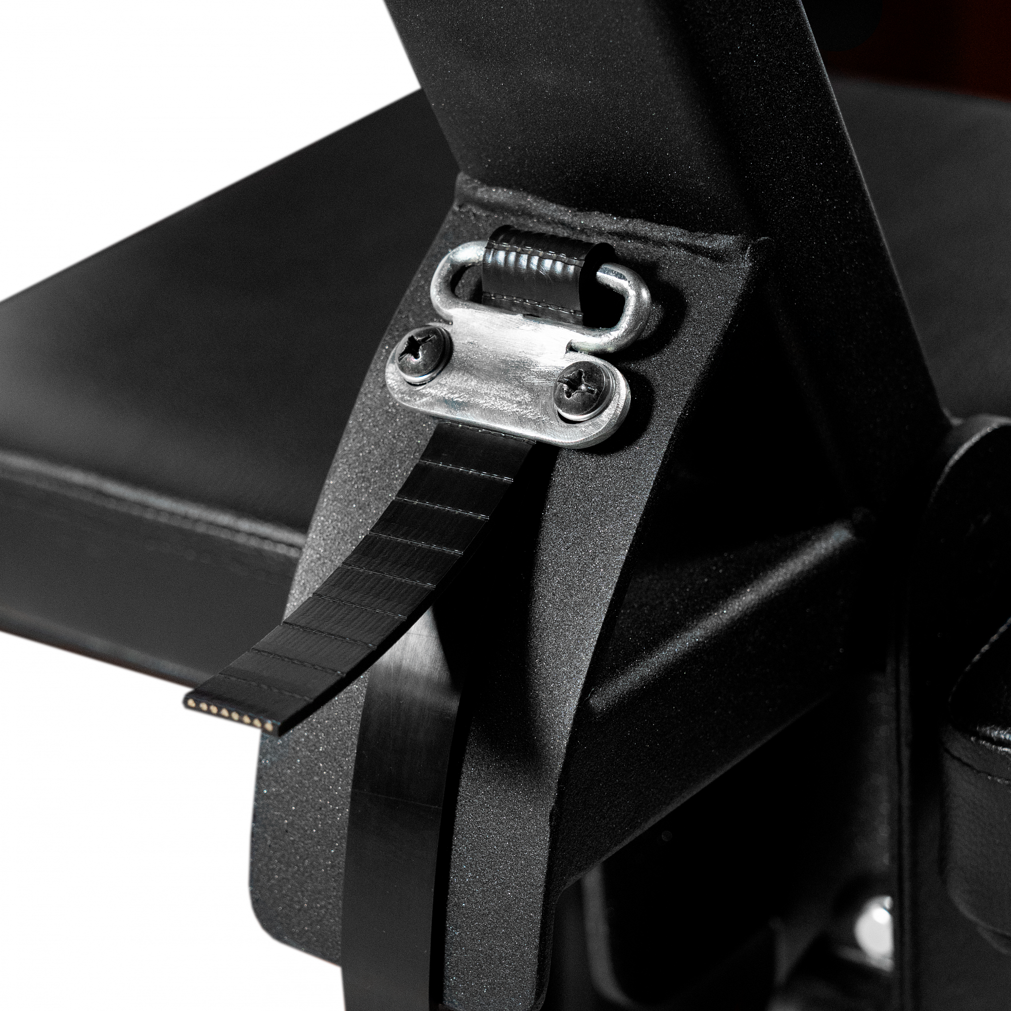 Бицепс машина профессиональный BRONZE GYM PARTNER ML-803