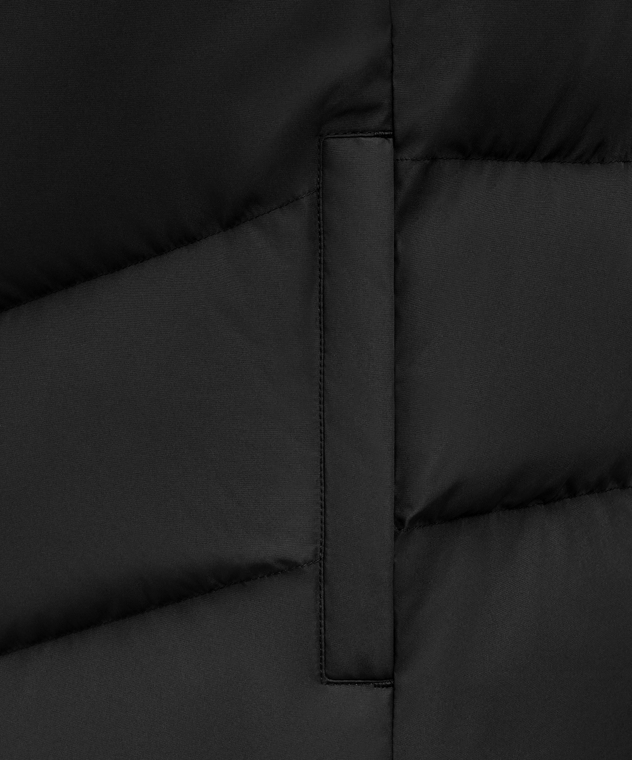 Жилет утепленный JOGEL ESSENTIAL PerFormPROOF Padded Vest, черный, размер L